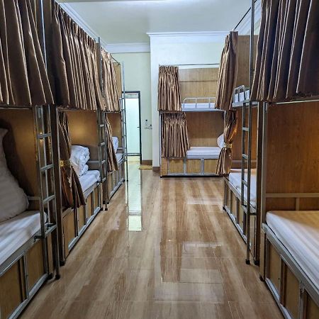 Train Station Backpackers Hostel Νιν Μπιν Εξωτερικό φωτογραφία