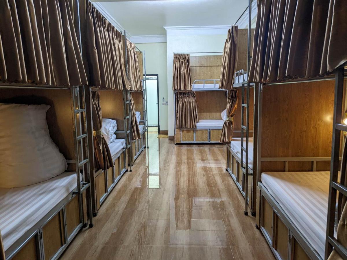 Train Station Backpackers Hostel Νιν Μπιν Εξωτερικό φωτογραφία