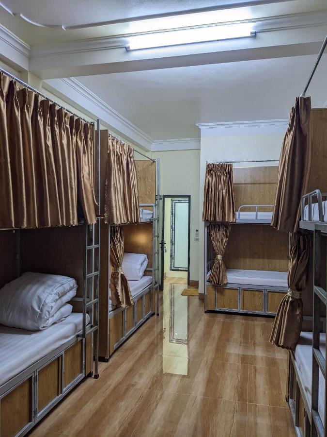 Train Station Backpackers Hostel Νιν Μπιν Εξωτερικό φωτογραφία