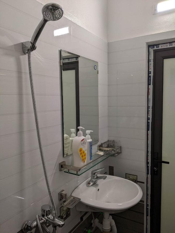 Train Station Backpackers Hostel Νιν Μπιν Εξωτερικό φωτογραφία